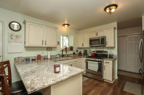 Kitchen - 2016 Stonybrook Dr, Red Bluff, CA 96080 photo 6 of 6