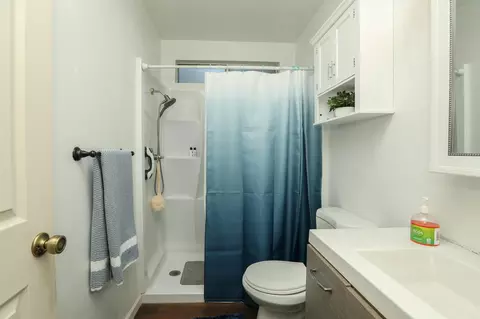 Bath - 2016 Stonybrook Dr, Red Bluff, CA 96080 photo 1 of 4