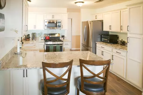 Kitchen - 2016 Stonybrook Dr, Red Bluff, CA 96080 photo 2 of 6