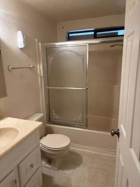Bath - 21759 Shadow Ln, Burney, CA 96013 photo 3 of 3