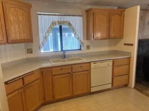 Kitchen - 21759 Shadow Ln, Burney, CA 96013 photo 3 of 5