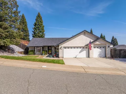 2919 Buckingham Dr, Shasta Lake, CA 96019