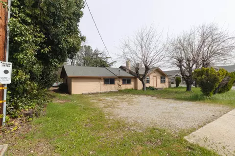 1740 Dana Dr, Redding, CA 96003