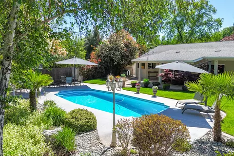 Exterior - 6412 Creekside St, Redding, CA 96001 photo 14 of 47