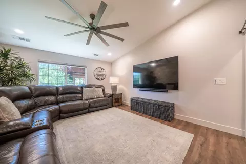 Living - 6412 Creekside St, Redding, CA 96001 photo 1 of 3