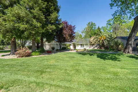 6412 Creekside St, Redding, CA 96001