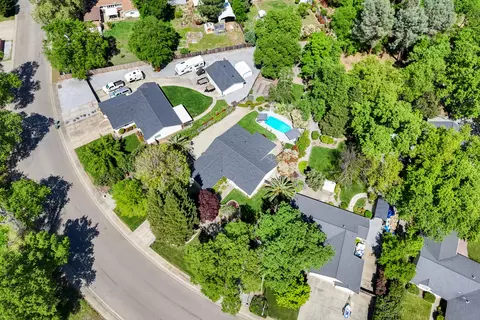 View/Area - 6412 Creekside St, Redding, CA 96001 photo 3 of 7