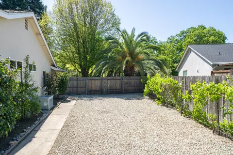 Exterior - 6412 Creekside St, Redding, CA 96001 photo 39 of 47
