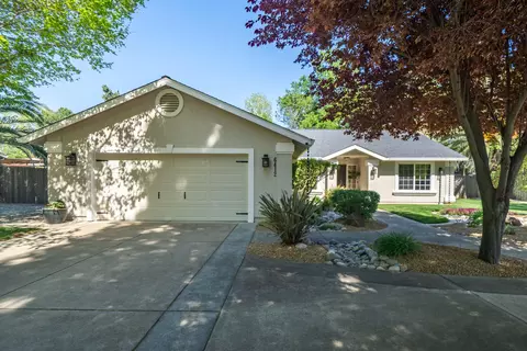 Exterior - 6412 Creekside St, Redding, CA 96001 photo 7 of 47