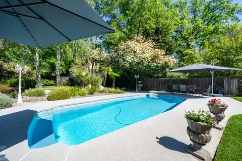 Exterior - 6412 Creekside St, Redding, CA 96001 photo 11 of 47