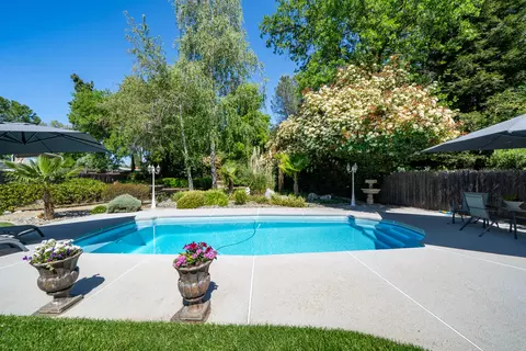 Exterior - 6412 Creekside St, Redding, CA 96001 photo 10 of 47