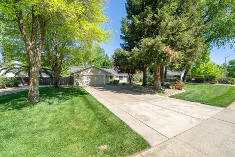 Exterior - 6412 Creekside St, Redding, CA 96001 photo 3 of 47