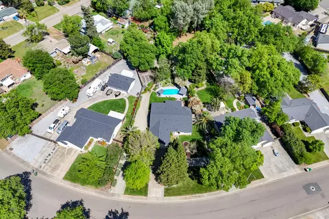 View/Area - 6412 Creekside St, Redding, CA 96001 photo 4 of 7