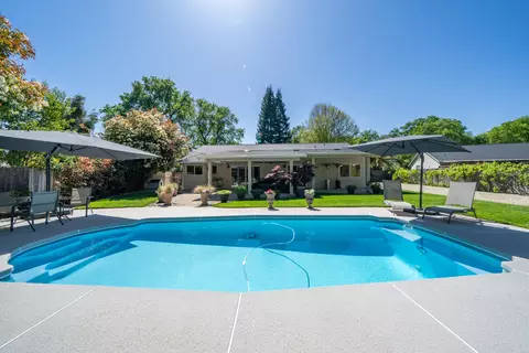 Exterior - 6412 Creekside St, Redding, CA 96001 photo 13 of 47
