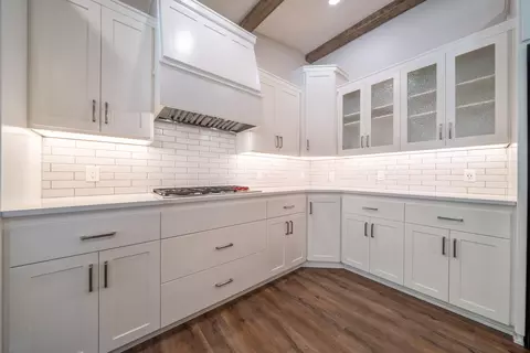 Kitchen - 6412 Creekside St, Redding, CA 96001 photo 5 of 10