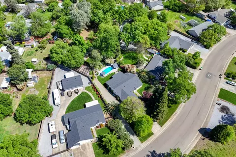 View/Area - 6412 Creekside St, Redding, CA 96001 photo 5 of 7