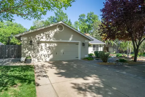 Exterior - 6412 Creekside St, Redding, CA 96001 photo 8 of 47
