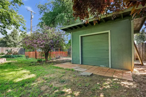Exterior - 3431 Alexander Dr, Redding, CA 96002 photo 4 of 9