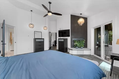 Bedroom - 2347 Monterey Ct, Redding, CA 96001 photo 4 of 8