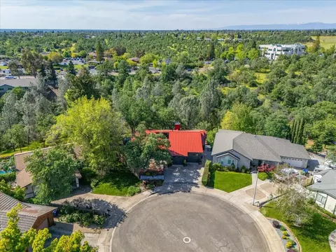 View/Area - 2347 Monterey Ct, Redding, CA 96001 photo 2 of 5