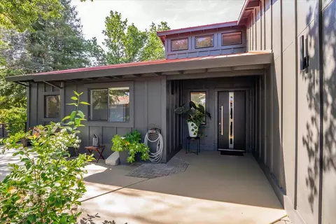 Exterior - 2347 Monterey Ct, Redding, CA 96001 photo 3 of 34