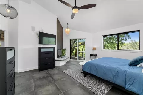 Bedroom - 2347 Monterey Ct, Redding, CA 96001 photo 3 of 8