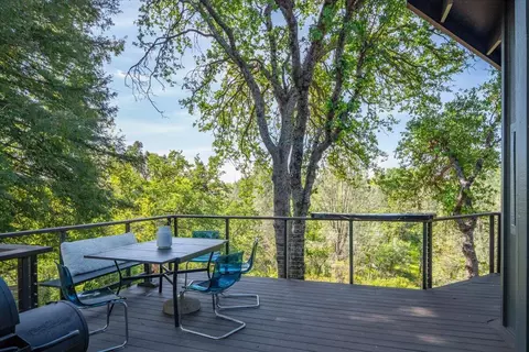 Exterior - 2347 Monterey Ct, Redding, CA 96001 photo 11 of 34