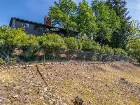 Exterior - 2347 Monterey Ct, Redding, CA 96001 photo 22 of 34