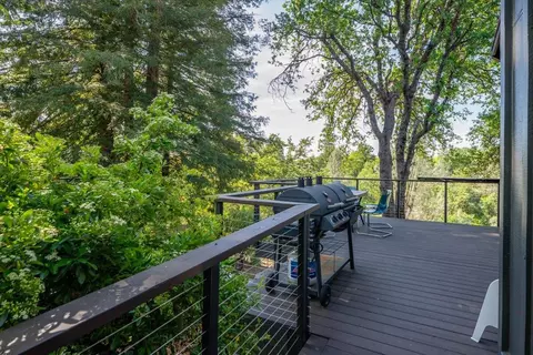 Exterior - 2347 Monterey Ct, Redding, CA 96001 photo 12 of 34