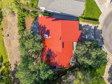 View/Area - 2347 Monterey Ct, Redding, CA 96001 photo 4 of 5