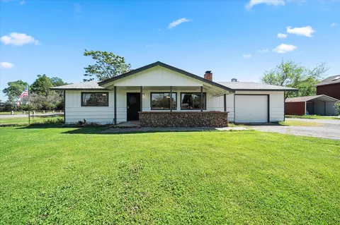 19440 Lassen Dr, Cottonwood, CA 96022