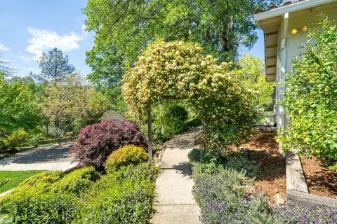 Exterior - 15384 Prospect Dr, Redding, CA 96001 photo 25 of 53