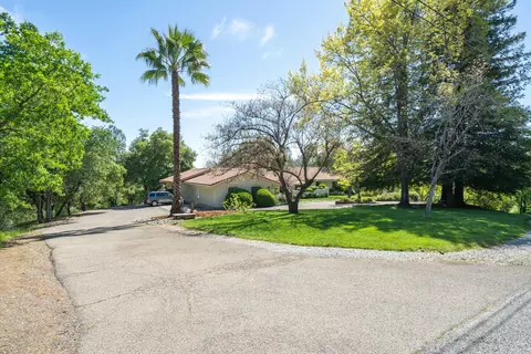 Exterior - 15384 Prospect Dr, Redding, CA 96001 photo 3 of 53