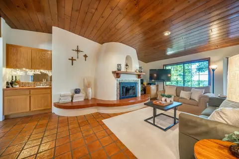 Living - 15384 Prospect Dr, Redding, CA 96001 photo 2 of 4