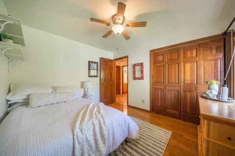 Bedroom - 15384 Prospect Dr, Redding, CA 96001 photo 4 of 8