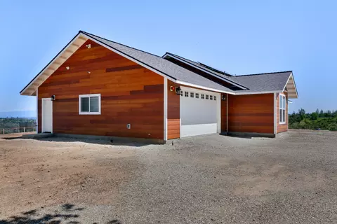 Exterior - 6842 Nedra Ln, Anderson, CA 96007 photo 3 of 8