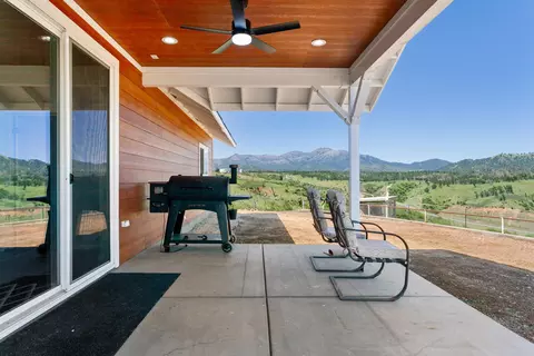 Exterior - 6842 Nedra Ln, Anderson, CA 96007 photo 5 of 8