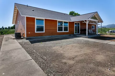 Exterior - 6842 Nedra Ln, Anderson, CA 96007 photo 4 of 8