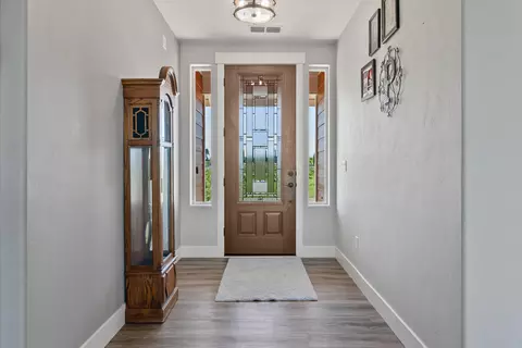 Entry Way - 6842 Nedra Ln, Anderson, CA 96007 photo 1 of 2