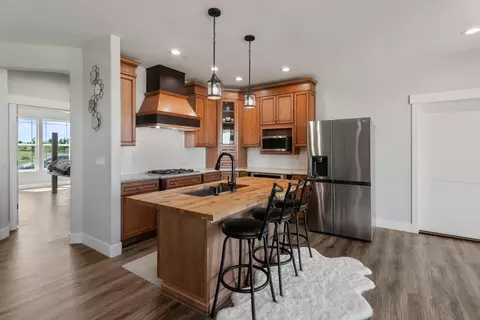Kitchen - 6842 Nedra Ln, Anderson, CA 96007 photo 2 of 2