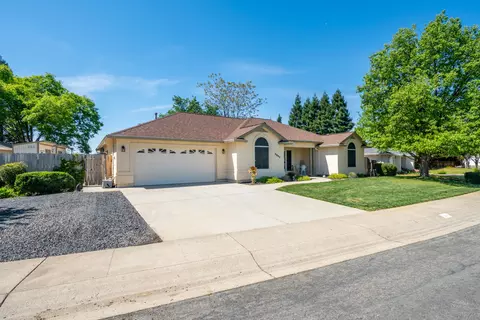 3845 Sunglow Dr, Redding, CA 96001 photo 3