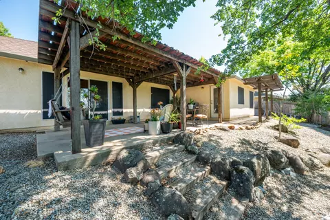 3845 Sunglow Dr, Redding, CA 96001 photo 35
