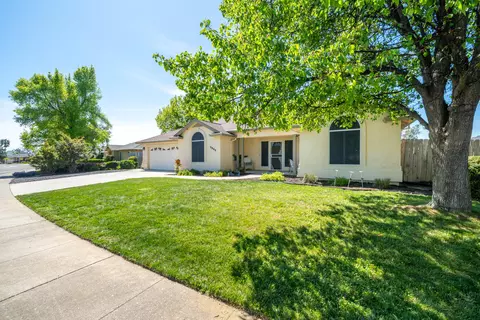 3845 Sunglow Dr, Redding, CA 96001 photo 4