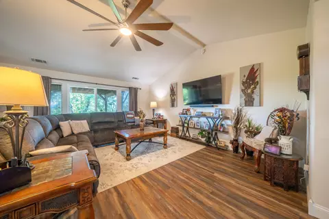 3845 Sunglow Dr, Redding, CA 96001 photo 7
