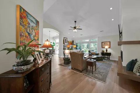 Entry Way - 4045 Mt Whitney Way, Redding, CA 96002 photo 2 of 3