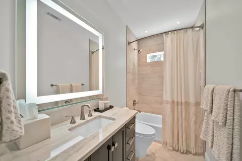 Bath - 4045 Mt Whitney Way, Redding, CA 96002 photo 4 of 8