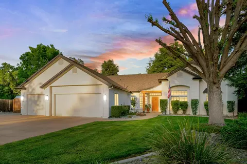Exterior - 4045 Mt Whitney Way, Redding, CA 96002 photo 2 of 25