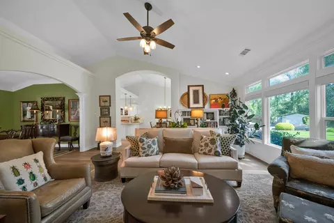 Living - 4045 Mt Whitney Way, Redding, CA 96002 photo 6 of 6