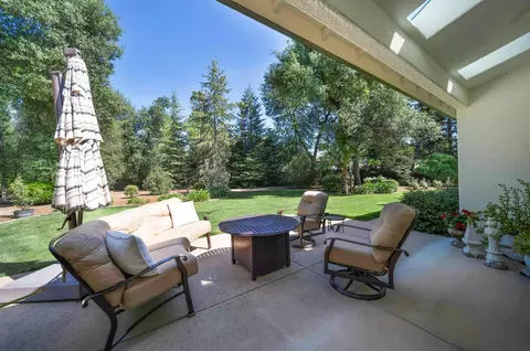 Exterior - 4045 Mt Whitney Way, Redding, CA 96002 photo 6 of 25