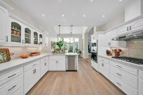 Kitchen - 4045 Mt Whitney Way, Redding, CA 96002 photo 6 of 8